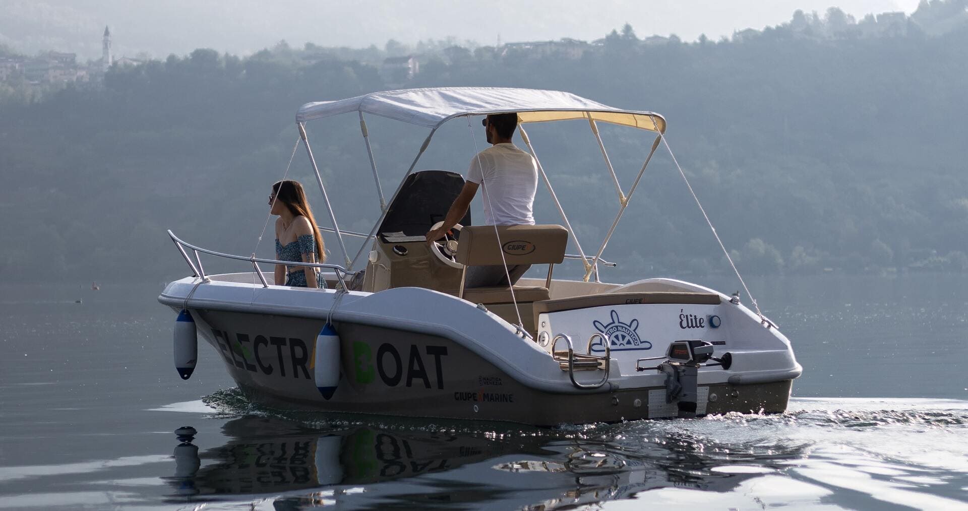 Elite electric boat